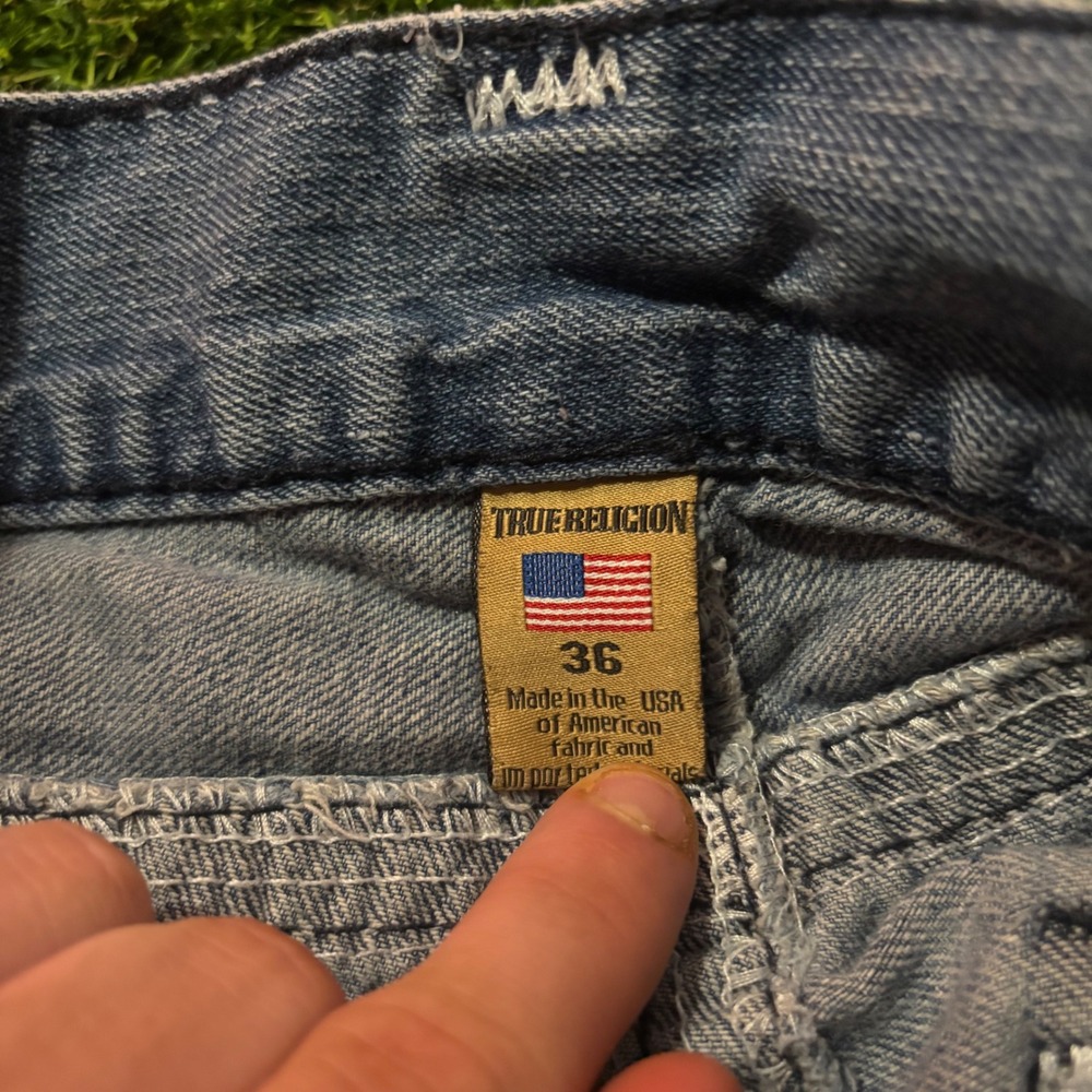 True Religion Mens Distressed Denim Shorts Light Wash Big T Stitch Blue Size 36 - Picture 6 of 15